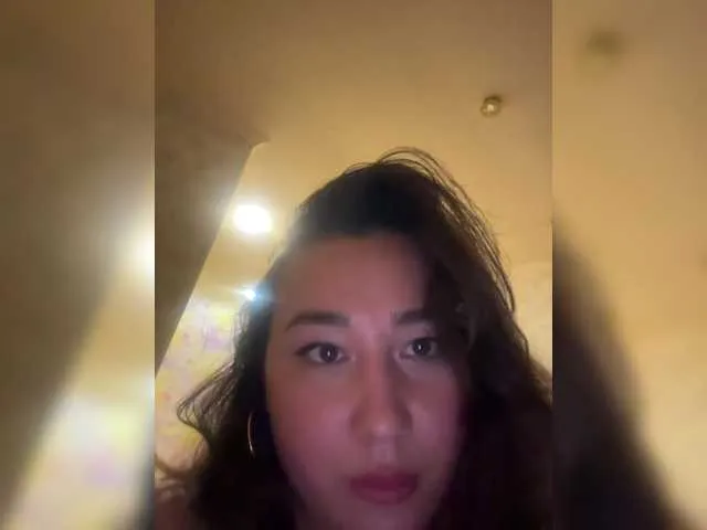 Hotforunow – webcam model profile photo Image 5