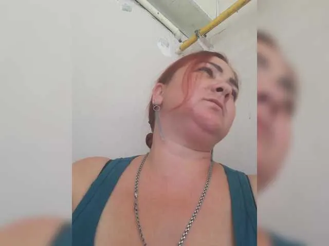 UKRaunchyRobyn – webcam model profile photo Image 5