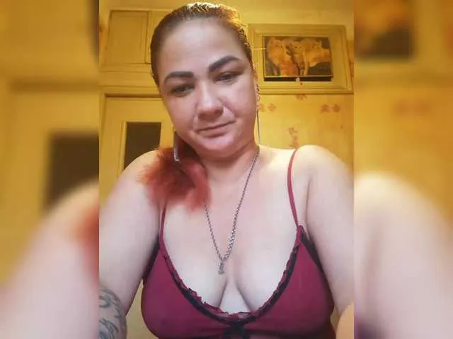 UKRaunchyRobyn – webcam model profile photo Image 7