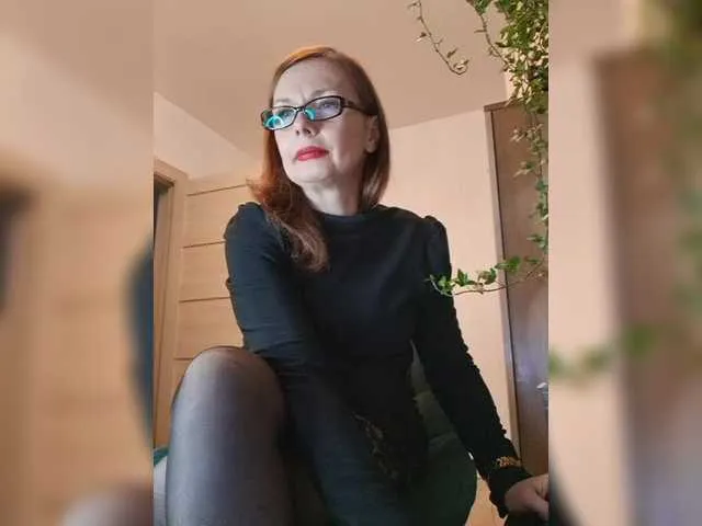 British_EmJess – webcam model profile photo Image 18