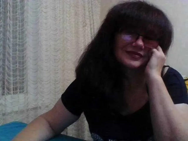 British_EmJess – webcam model profile photo Image 9