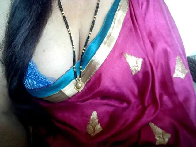 British_EmJess – webcam model profile photo Image 12