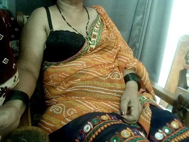 British_EmJess – webcam model profile photo Image 18