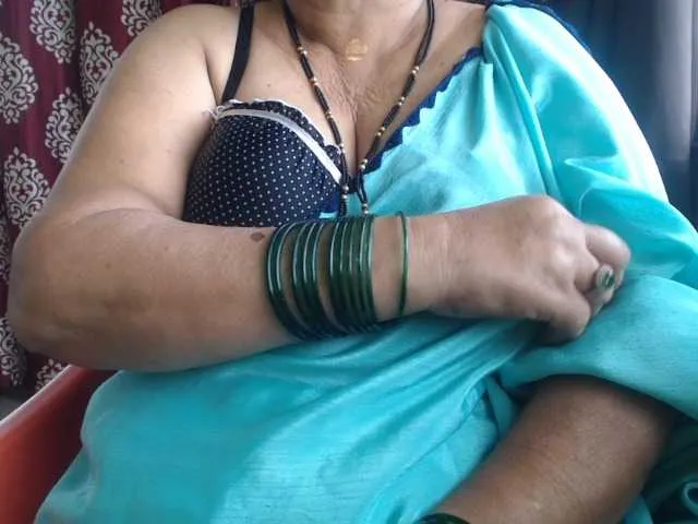 British_EmJess – webcam model profile photo Image 5