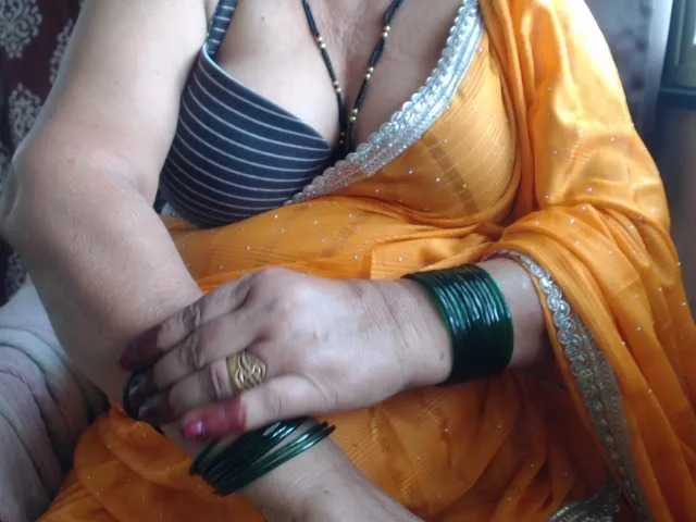 British_EmJess – webcam model profile photo Image 6