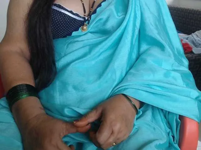 British_EmJess – webcam model profile photo Image 8