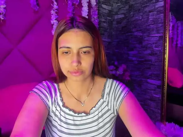 Olvia7985 – webcam model profile photo Image 4