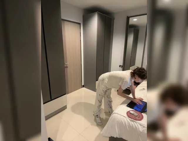 Loli_Belle – webcam model profile photo Image 4