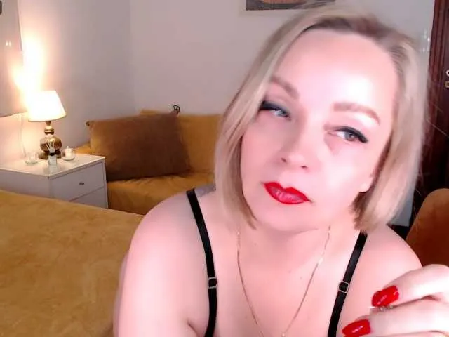 DannieSmith1 – webcam model profile photo Image 2