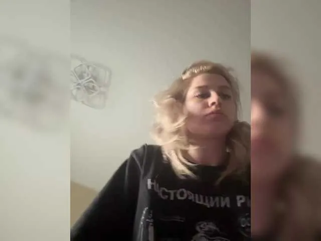 SofiaSins – webcam model profile photo Image 3