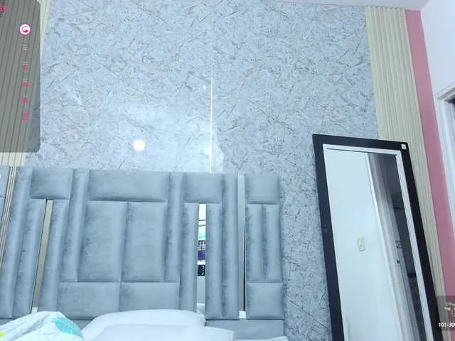 CarluyMessy – webcam model profile photo Image 5