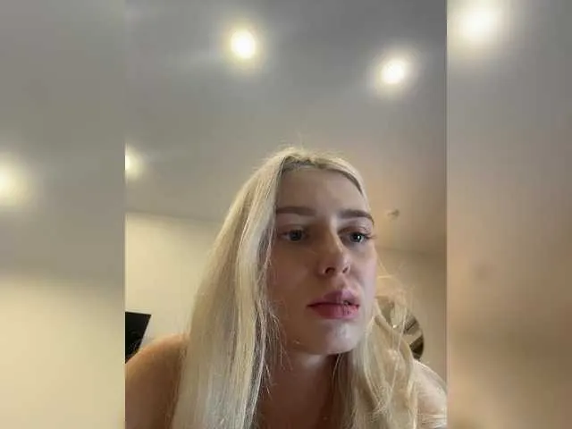 MarilynRainbow – webcam model profile photo Image 9