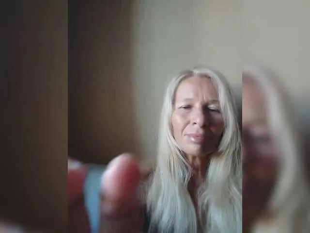JessieBlonde – webcam model profile photo Image 3