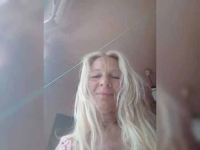 JessieBlonde – webcam model profile photo Image 4