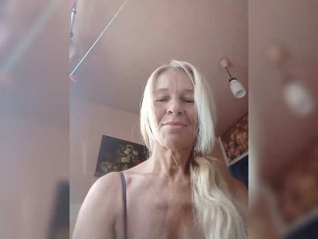 JessieBlonde – webcam model profile photo Image 6