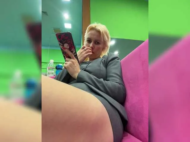 Scarlettsteelexo – webcam model profile photo Image 2