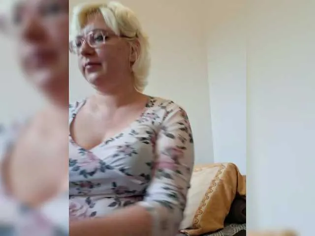 MarilynRainbow – webcam model profile photo Image 16