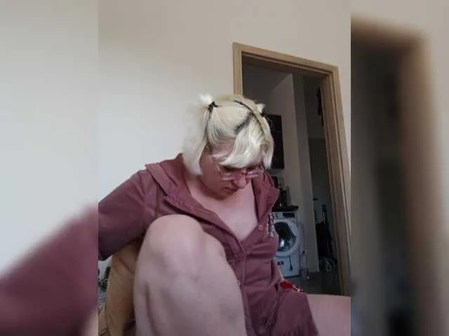 MarilynRainbow – webcam model profile photo Image 18