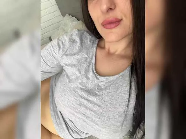 glossybabe_ – webcam model profile photo Image 13