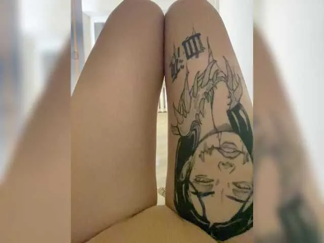 British_EmJess – webcam model profile photo Image 10
