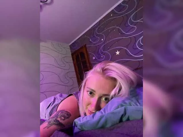 British_EmJess – webcam model profile photo Image 3