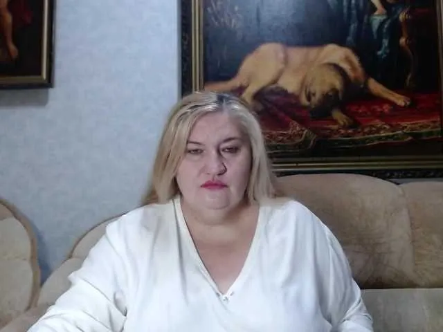 azur-moon – webcam model profile photo Image 3