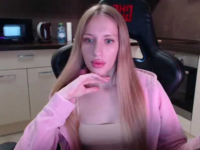 KateDivineUK – webcam model profile photo Image 17