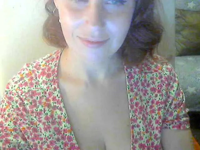 KateDivineUK – webcam model profile photo Image 19