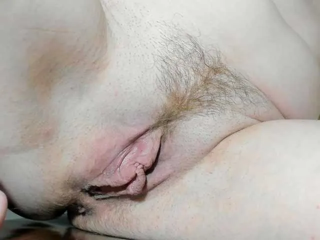 British_EmJess – webcam model profile photo Image 2