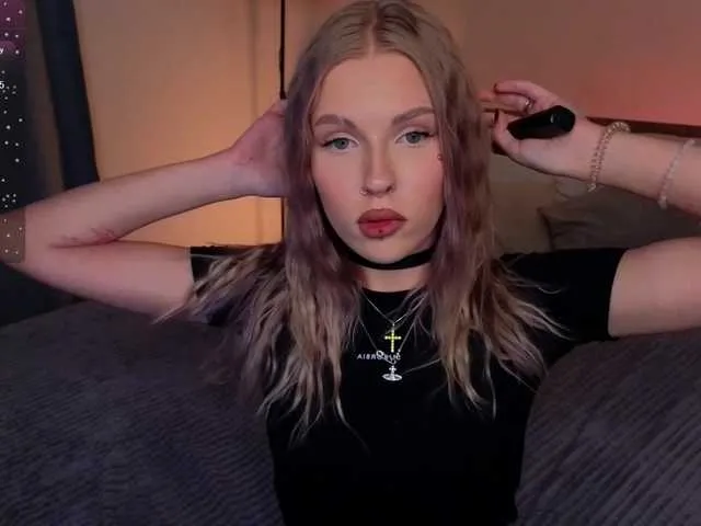 NA-KAREN-V8 – webcam model profile photo Image 11