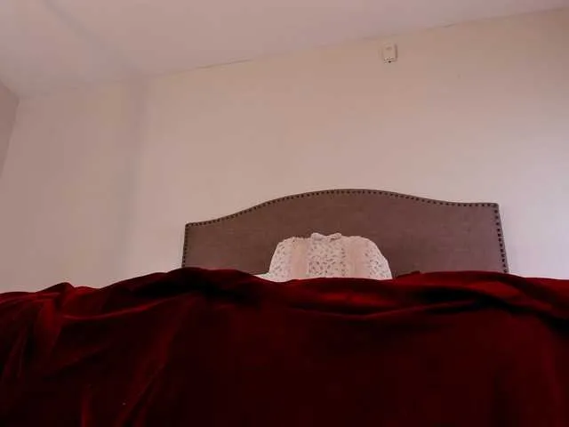 MistressLouUK – webcam model profile photo Image 18