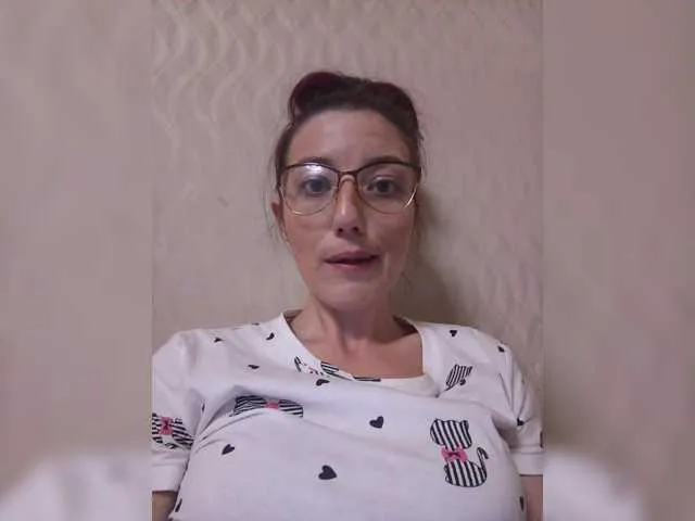 British_EmJess – webcam model profile photo Image 2