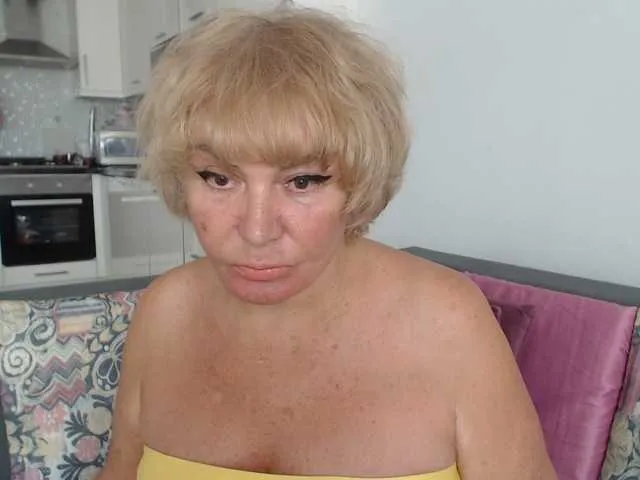 BlondeScarlettx – webcam model profile photo Image 3