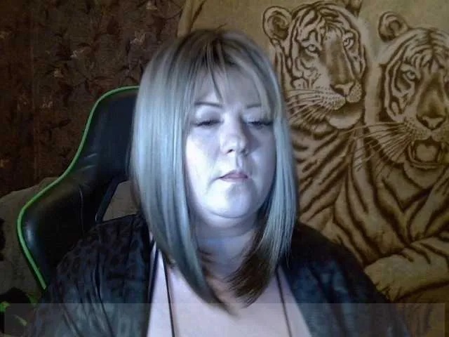 British_EmJess – webcam model profile photo Image 3
