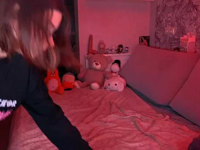 LoraDevine – webcam model profile photo Image 4