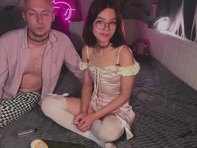 LoraDevine – webcam model profile photo Image 9