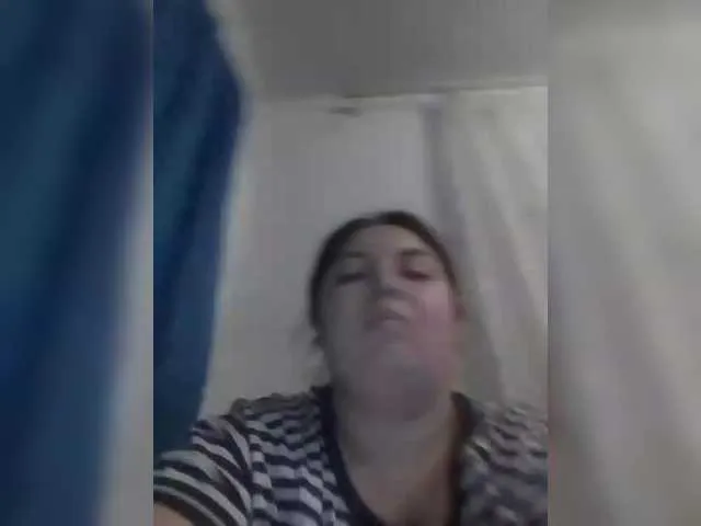 LoraDevine – webcam model profile photo Image 12