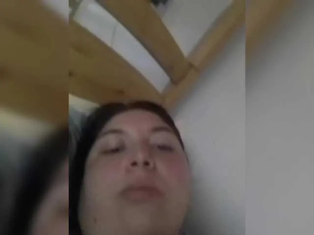 LoraDevine – webcam model profile photo Image 4