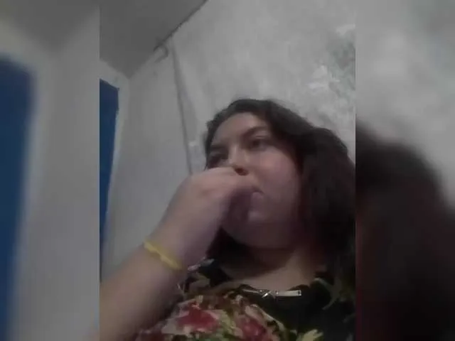 LoraDevine – webcam model profile photo Image 7