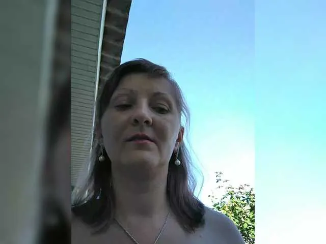 SusyBlair – webcam model profile photo Image 13