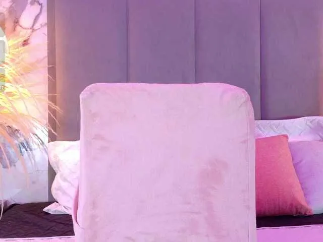 XBIGTITSXX – webcam model profile photo Image 3