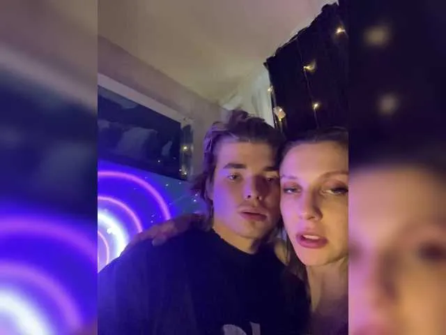 Travel-Couple – webcam model profile photo Image 8