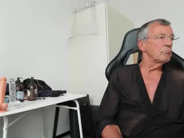 MistressLouUK – webcam model profile photo Image 14