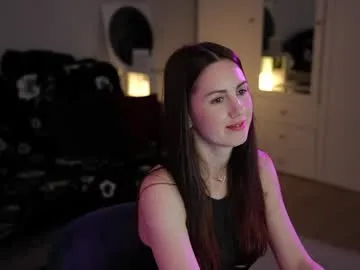 SashaVaughn – webcam model profile photo Image 2