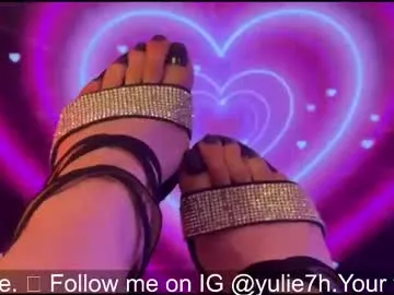 Vikibru – webcam model profile photo Image 15