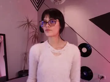 Vikibru – webcam model profile photo Image 17