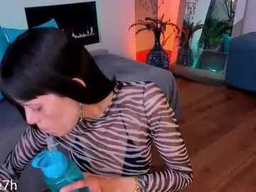 Vikibru – webcam model profile photo Image 6