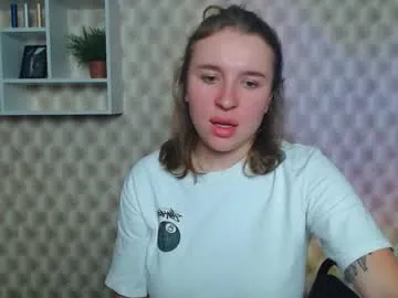 vik77777A – webcam model profile photo Image 13