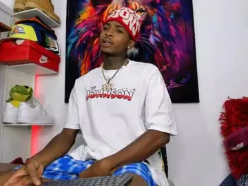 LoraDevine – webcam model profile photo Image 11