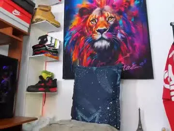 LoraDevine – webcam model profile photo Image 17